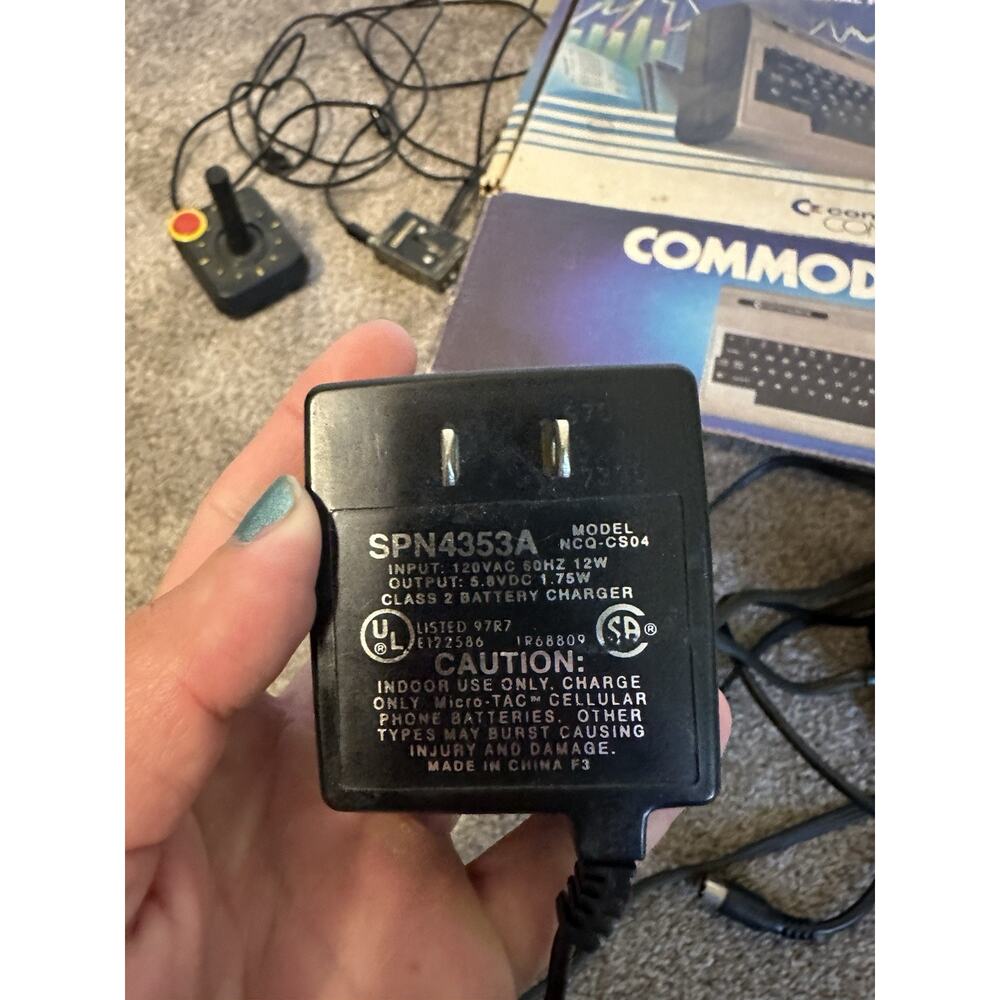 Vintage Commodore 64 Keyboard For Home Computer W/Box (Untested) - Picture 4 of 12